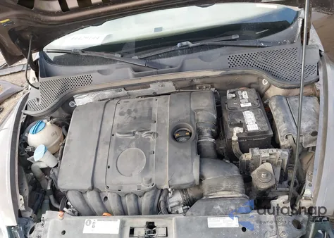 2013 Volkswagen Beetle 2.5L z USA, uszkodzony, nr VIN 3VWJX7AT0DM677373